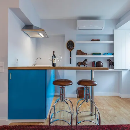Апартаменты Lapa House - Historic Elegance Meets Modern Comfort Лиссабон